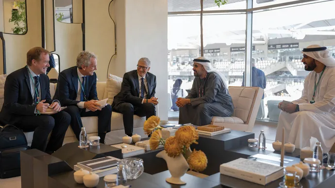 Theyab bin Mohamed bin Zayed meets Bill Gates on the sidelines of Formula 1