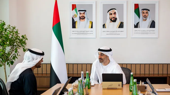 حمدان بن محمد بن زايد يترأس اجتماع مجلس الأنظمة الذكية ذاتية الحركة