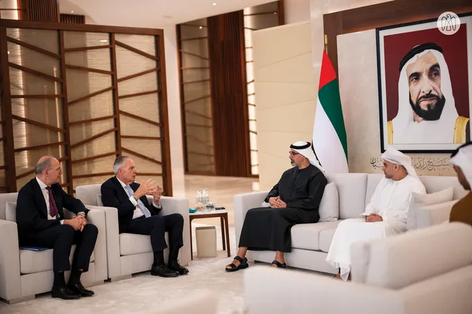 Khaled bin Mohamed bin Zayed meets Chairman and CEO of asset management company State Street