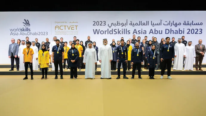 خالد بن محمد بن زايد يستقبل فريق مهارات الإمارات الفائز بـ13 ميدالية في مسابقة «مهارات آسيا العالمية أبوظبي 2023»