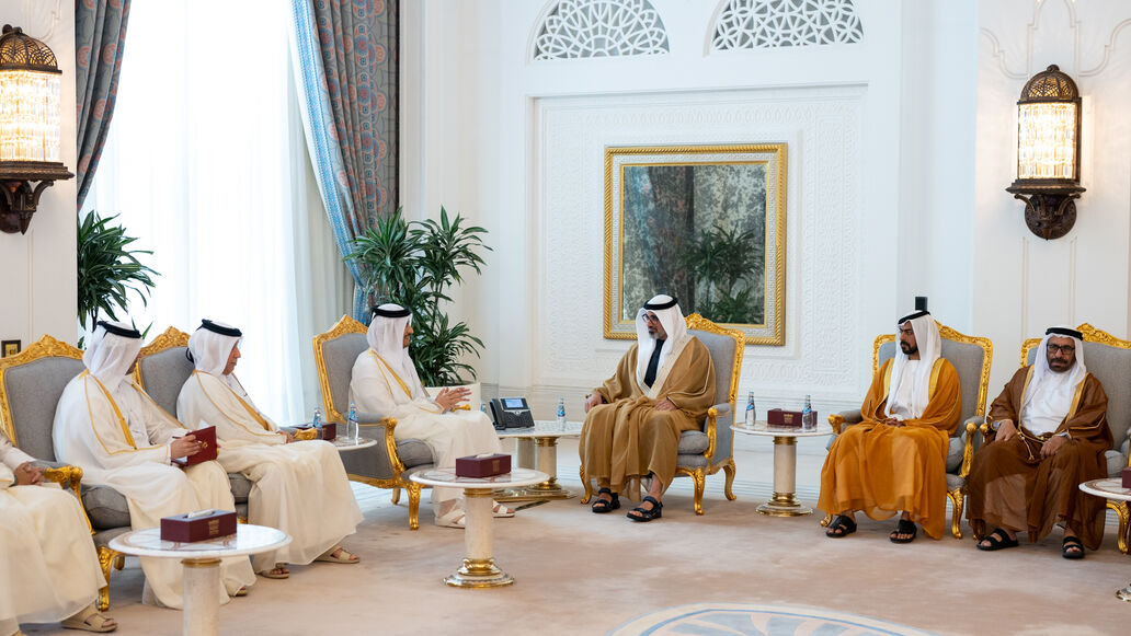 Crown Prince of Abu Dhabi meets Prime Minister of Qatar