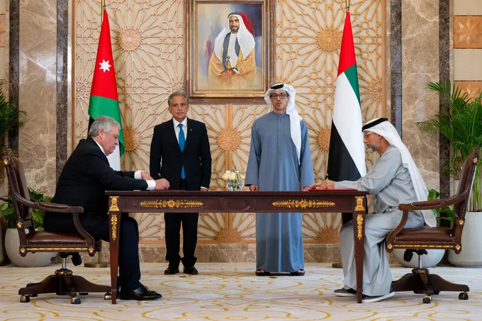 Mansour bin Zayed, Jordanian PM witness signing of agreement to develop railway network in Jordan, establish UAE–Jordan Railway Company