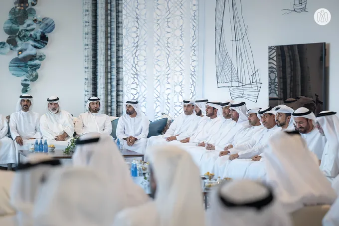 Hamdan bin Zayed receives citizens at Al Dhannah Palace and honours Emirates Red Crescent supporters