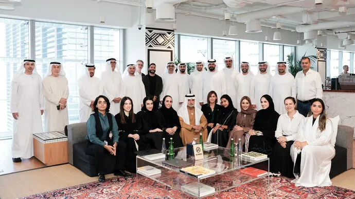 نهيان بن مبارك يزور منصة Hub71