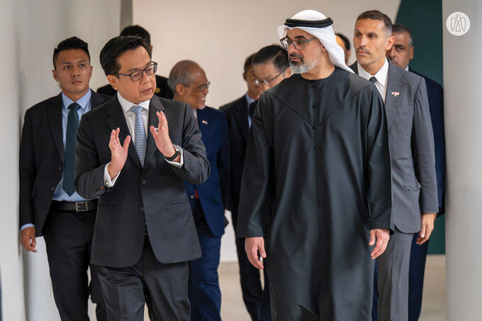 v|Crown Prince of Abu Dhabi visits AI Singapore