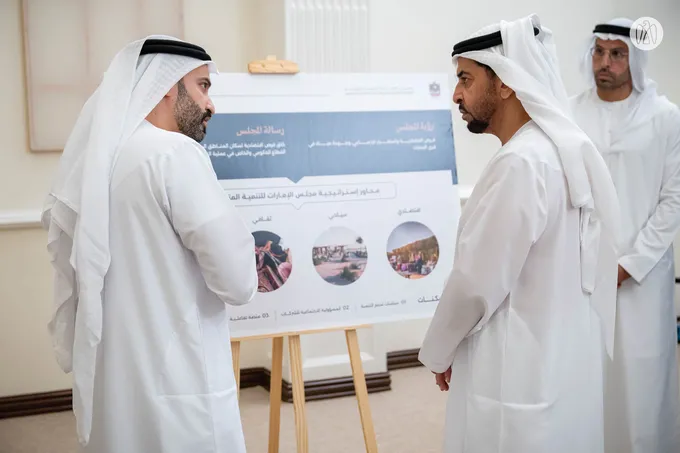 حمدان بن زايد يطَّلع على المشاريع التنموية لمجلس الإمارات للتنمية المتوازنة في السلع