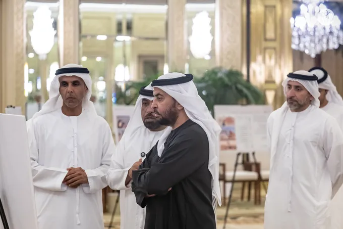 Hamdan bin Zayed receives delegation from Abu Dhabi Heritage Authority and reviews projects, programmes, and plans