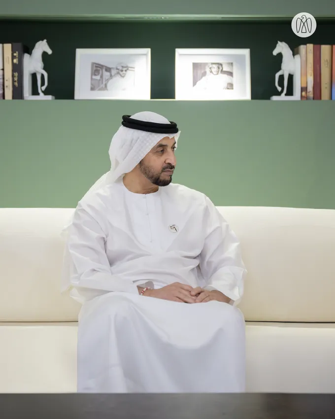 Hamdan bin Zayed visits National Library and Archives