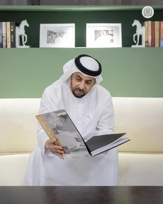 Hamdan bin Zayed visits National Library and Archives