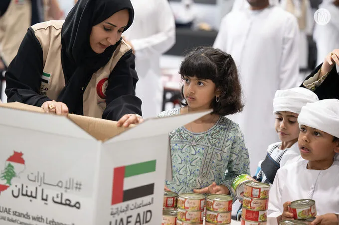 Hamdan bin Zayed participates in UAE stands with Lebanon humanitarian campaign efforts in Abu Dhabi