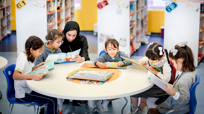 كلية الإمارات للتطوير التربوي تطلق فعاليات خلال شهر القراءة 2024