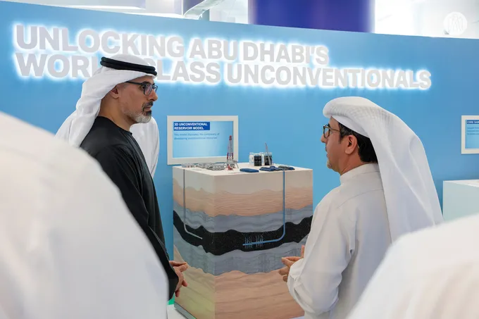 Khaled bin Mohamed bin Zayed chairs meeting of Executive Committee of ADNOC Board of Directors